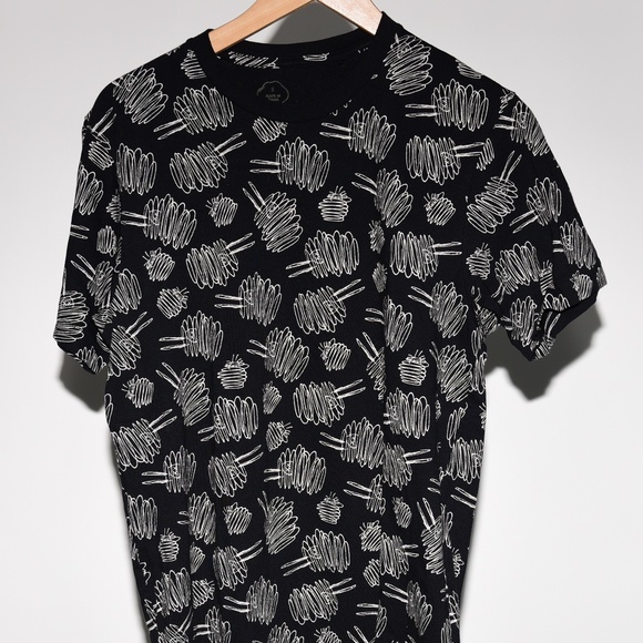 Uniqlo x KAWS Other - Kaws Snoopy Uniqlo Tee
